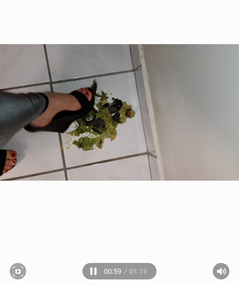 alexislovly69's tweet photo. Full video https://t.co/7QMNNjNJSb it's only 3$ #onlyfans #crushingvideo #crushingfruit #findom #findomgodess #footfetish #wedges #onlyfansbabe #fetishvideos https://t.co/5uDkekXSFy