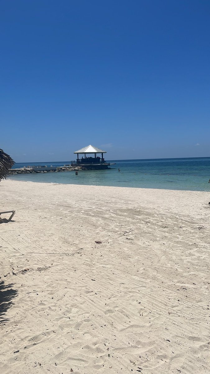 My choice of bar ain’t too shabby 🍺🌴🇯🇲 #SandalsSouthCoast #LatitudesOvertheWaterBar