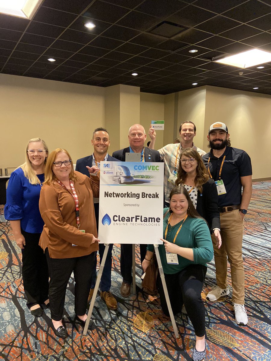 OEMOffHighway's tweet photo. What fun to talk with the @ClearFlameEng team during their sponsored networking break at #COMVEC22. @LoriDitoro @SAEIntl #COMVEC https://t.co/iPhGyTAJw6
