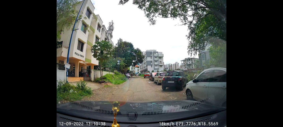 sumit_holey's tweet photo. @PuneCityTraffic @CPPuneCity 
We have requested several times to Authority as well as Traffic department but no action has been taken till date.
It is too hard to have any emergency vehicle pass by this way.
Immediate action needed.
Westport Baner Lane https://t.co/MIOgqB3FOU