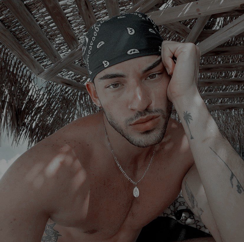 ᅠㅤ

ᅠ

ㅤ        ˙⊹ .   ݁  ⌗ 𝕾𝐄 𝕭𝐔𝐒𝐂𝐀 ˒ ˒ 

           𝐧ombre + 𝐟orester, 26
           posible otp con lilou
           más información ⤹ hilo

ᅠㅤ

ㅤ