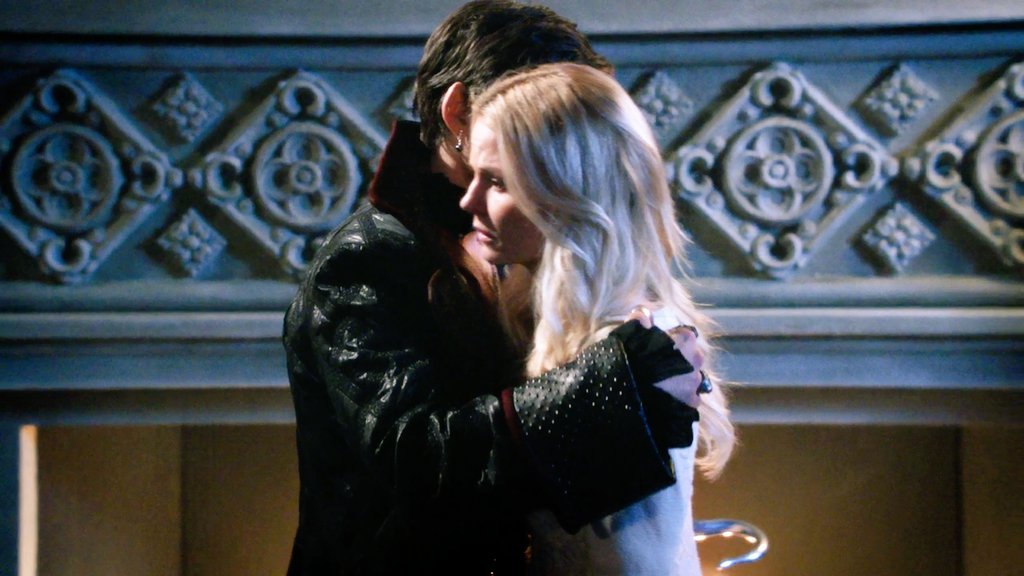 EnchantedSwans's tweet photo. ✨ CS Collection
CS hugging | 5x04
🥺💙
#captainswan #emmaswan #killianjones #jennifermorrison #colinodonoghue #onceuponatime #ouats5 #cscollection #cshug #cshugging #captainswanhug https://t.co/BGFZLyV6LN