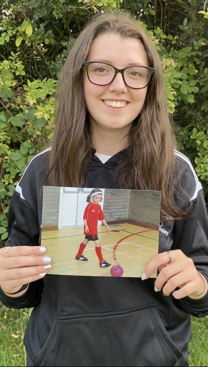 Getting to know… COACH BELLA! 😀

ME! ⚽️
Name? Bella.
Nickname(If any!)? Bells!
Age? 14.
Star Sign? Scorpio.
Describe yourself in 3 words? Fun, caring and tall! 😂

MY FAVOURITES! ⚽️
Favourite Film? Marvel movies and…

m.facebook.com/story.php?stor…

3v2socceracademy.co.uk