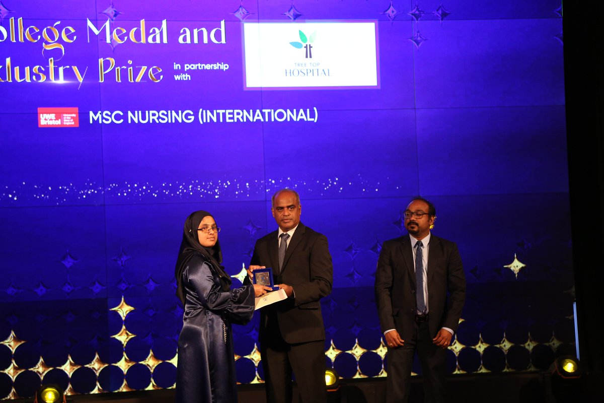 VillaCollegeMv's tweet photo. Awarding of Villa College Medal and Industry Prize - In partnership with Tree Top Hospital @treetophospital
 #VCStudentsAchievementAwards https://t.co/BVeQcVisxO