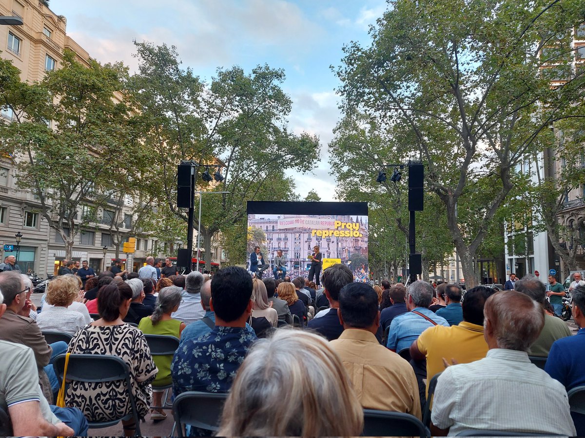 Leyre412's tweet photo. Recordant, per no oblidar mai aquell #20setembre
#prourepressio https://t.co/mDjeoPxwC8