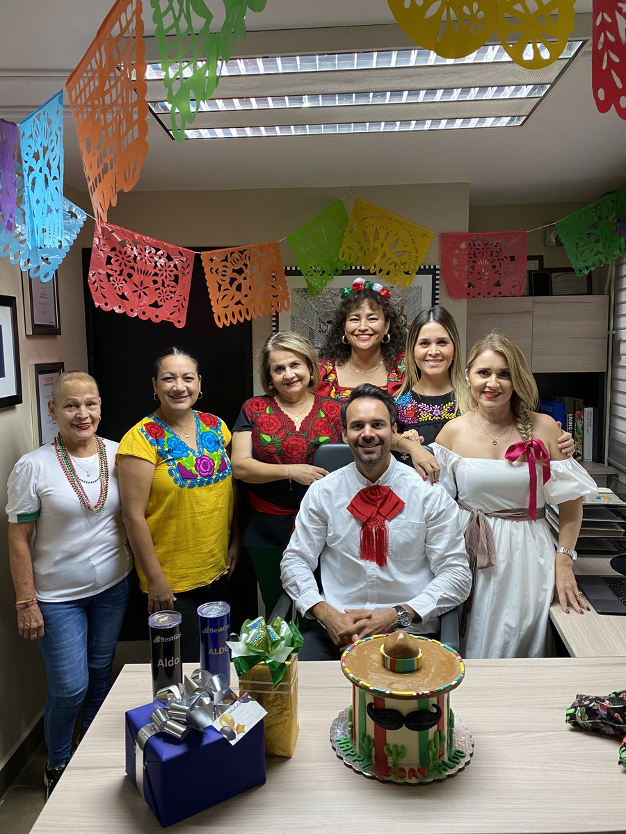 aldogonzalezgax's tweet photo. Feliz cumpleaños mexicano a mi! Gracias a todo mi equipo #TEGSA #GG #Guaymas 🫶🏻 https://t.co/JdDUFCsAPt