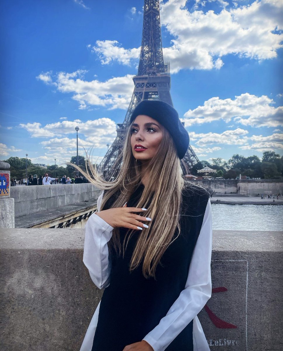 Jenii_Marie's tweet photo. France ❤️🇫🇷 https://t.co/1ZFcdHi60w
