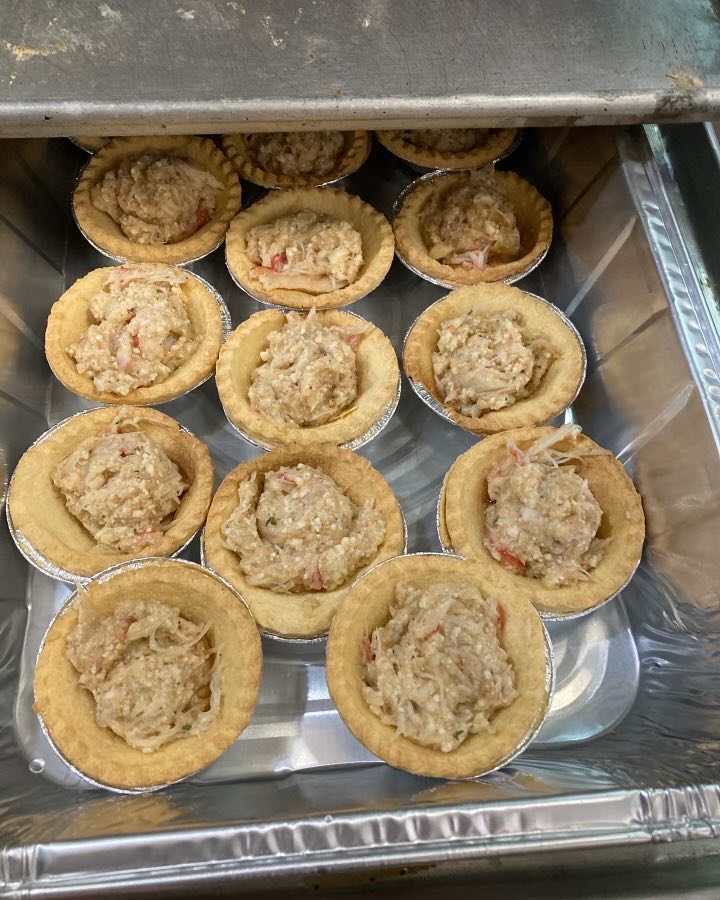 FONPBuffalo's tweet photo. Chef Pat has been working hard all day to get ready for tonight's Party for the People! Tickets will be available at the door. Your ticket includes food and a drink, and lots of fun! See you at Flying Bison Brewing Company https://t.co/rwDjc22HON