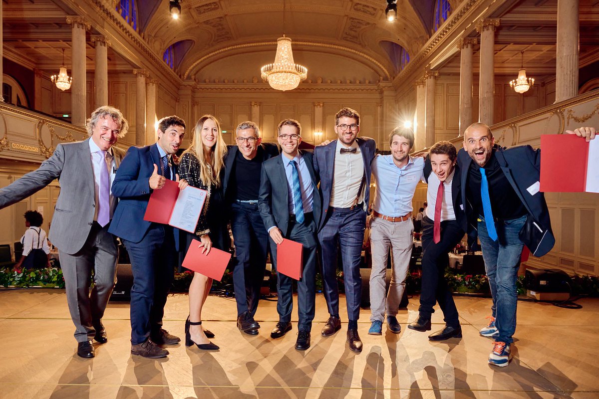 Congrats! .<a href="/IBM/">IBM</a> RoboRXN team receiving the #SandmeyerPrize2022 "for their important scientific breakthrough in the digitalization of synthetic organic chemistry that helps to improve digital workflows with state-of-the-art machine learning technologies." - #AI #Science