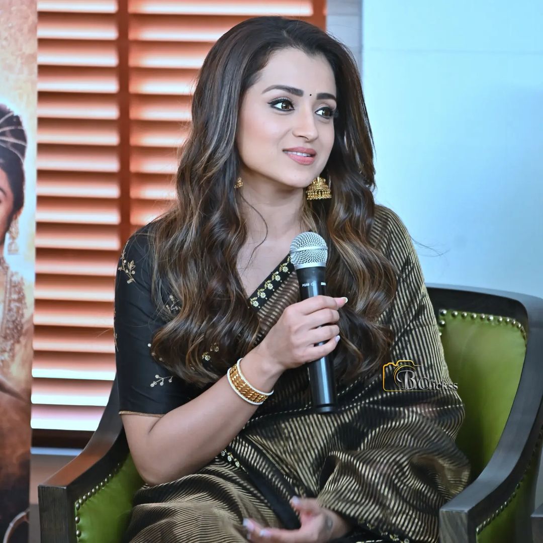 FdHdGCFakAEpfJp?format=jpg&name=medium