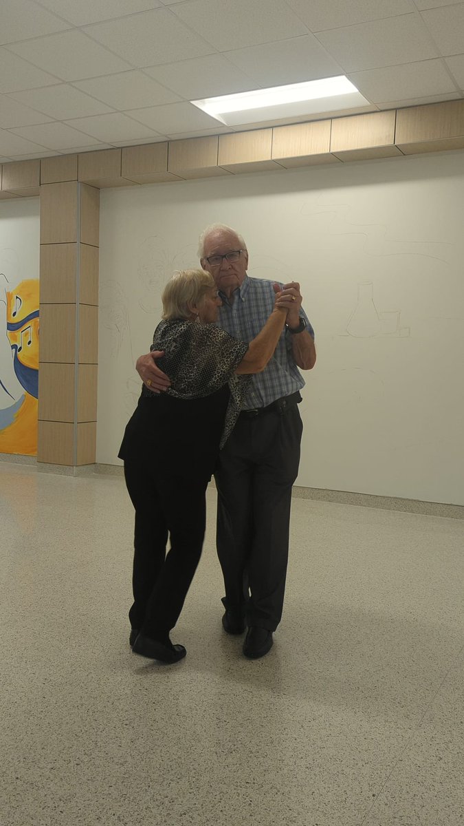 Nighthawk's Spanish teacher tweet media