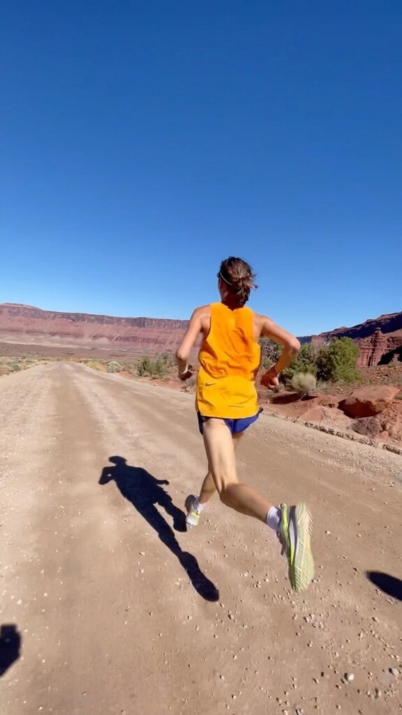 fra_puppinho's tweet photo. For miles and miles and miles and miles
@nikerunning
#running #roads #utah #moab #bornintheusa #ponytail #grassroots #fisher #runthedistance #striding #distancerunning #gravel #tempo #trailaddicted #sharethetrail
🎥 @remi_bonnet https://t.co/nRA1t0TCBx https://t.co/OMvr2LczVr