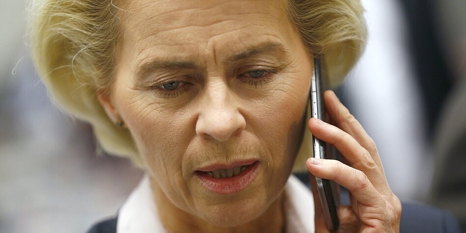 BerlinVic's tweet photo. Apropos #Vorratsdatenspeicherung
Reichen die Anlässe schon, die #Verbindungsdaten aller #CDU|er zu speichern?
#Aserbaidschan #Maskendeals #Amthor #Berateraffäre #Vorratsspeicherung #KorruptUnion #Korruption #VonDerLeyen #Mautaffäre #Schwarzgeldkoffer
https://t.co/gwB73oO6jd https://t.co/iA9Q9h9yYZ
