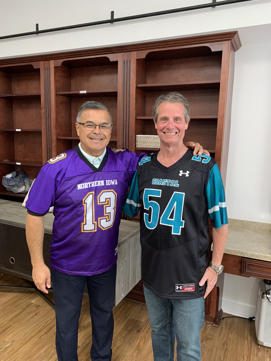 MattRHarris's tweet photo. Many “team colors” were represented today at @gregsisson Team staff lunch including my @northerniowa “purple & gold” @kurt13warner 13!
@CoastalFootball
#unifight #Realtors #expagents https://t.co/MncGYZa2T6
