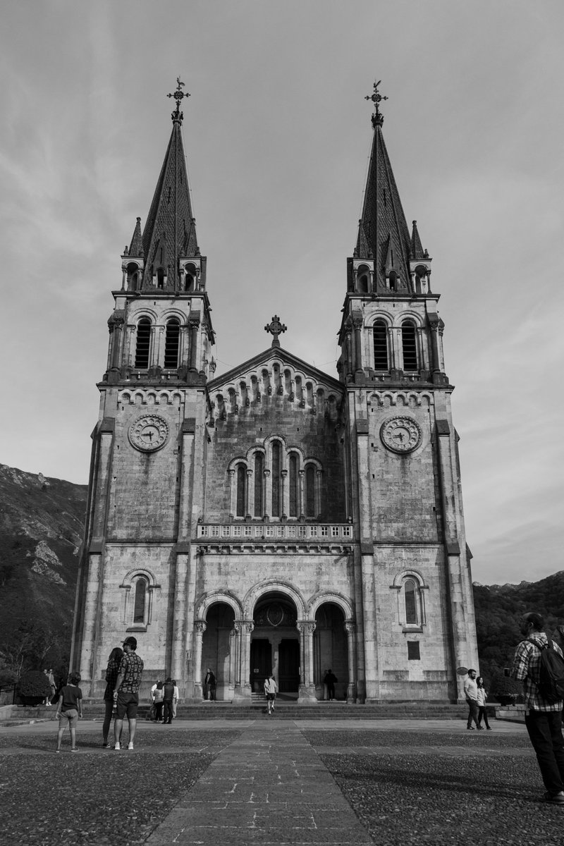 OliverCampo's tweet photo. Covadonga. https://t.co/Bir7FIoxVf