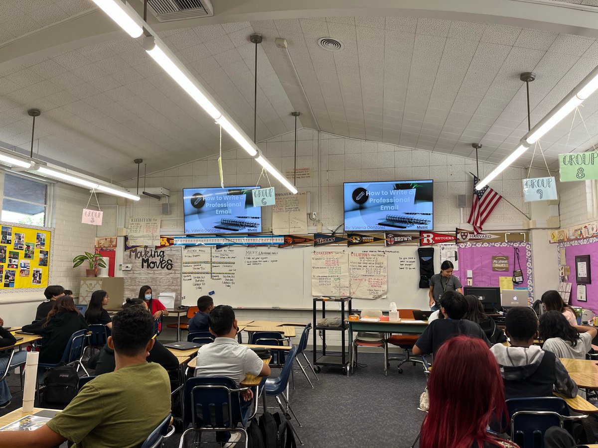 HaskellAcademy's tweet photo. Haskell Alumni, who is now a junior on the Teacher Track @Cerritoshs came to present to our students for an assignment on how to teach a lesson! Love seeing our Haskell Alumni going on to do great things! #haskellmustangs #abcstories https://t.co/yHS0uiUPnk