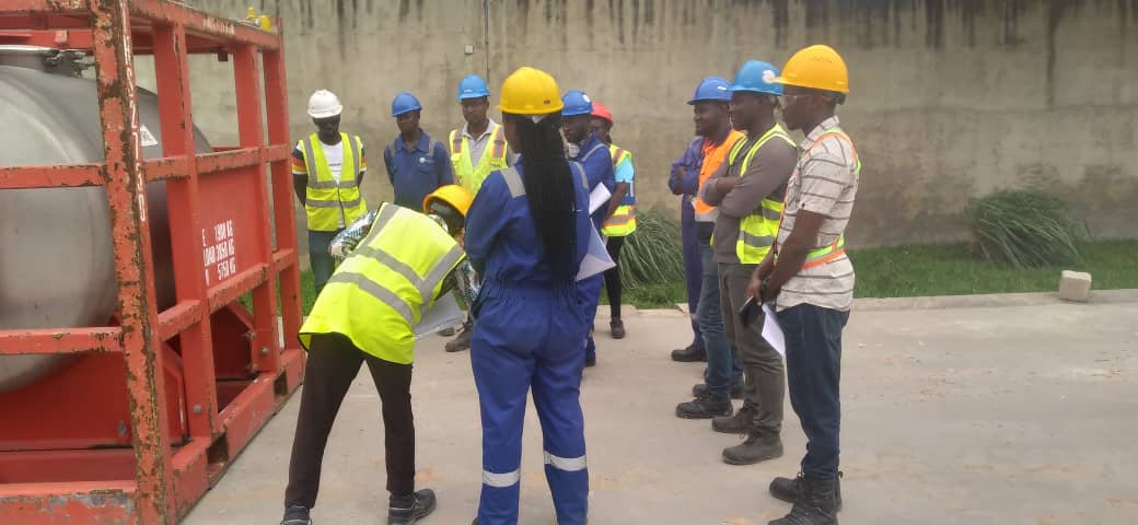 BaidenKobina's tweet photo. TOTE TANK INSPECTION TRAINING
Cox and young Resources Limited as part of its quest to pursue excellence and competence organized a training module for the staff of Zeal Environmental Logistics'. https://t.co/BpuDmkFY4L