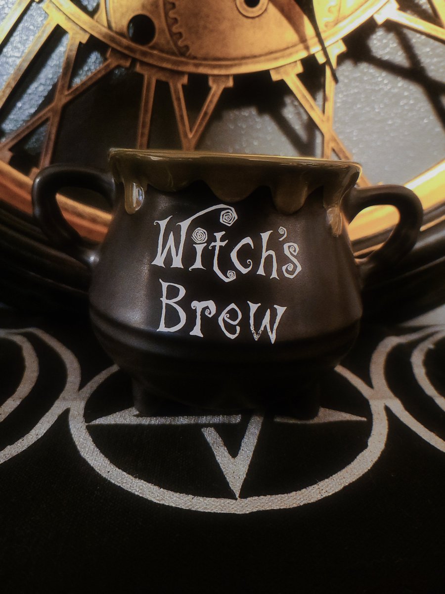 VampireFreaks's tweet photo. Love this shot from @little_winter_wolf showing off her Witch's Brew Mug! 🧙‍♀️☕️🦇

#goth #witches #witchyvibes #witch #witchyaesthetic #cauldronmug #vampirefreaks #spookyseason #spookyhomewares #spookymug #witchesbrew #vampire #alternative #gothichomedecor #gothkitchenwares https://t.co/6p02HTMAWE