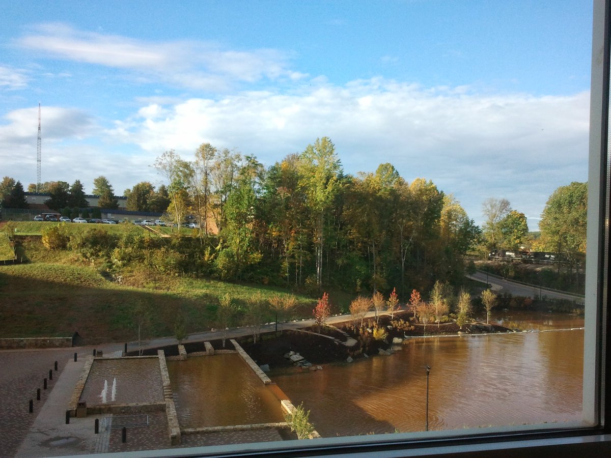 LibertyULibrary's tweet image. No matter the season or how big the change, we'll always appreciate the view from the library. Take a look at the library's view across the lake from 2014, 2018, and 2022! #LibraryViews #StudyViews #JFLibrary