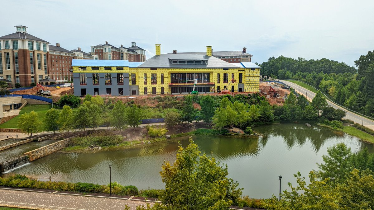 LibertyULibrary's tweet image. No matter the season or how big the change, we'll always appreciate the view from the library. Take a look at the library's view across the lake from 2014, 2018, and 2022! #LibraryViews #StudyViews #JFLibrary