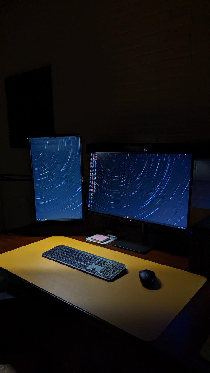 jcbtagudin's tweet photo. Loving my new wfh setup 🔥❤️ https://t.co/aw2Uzuj7nO