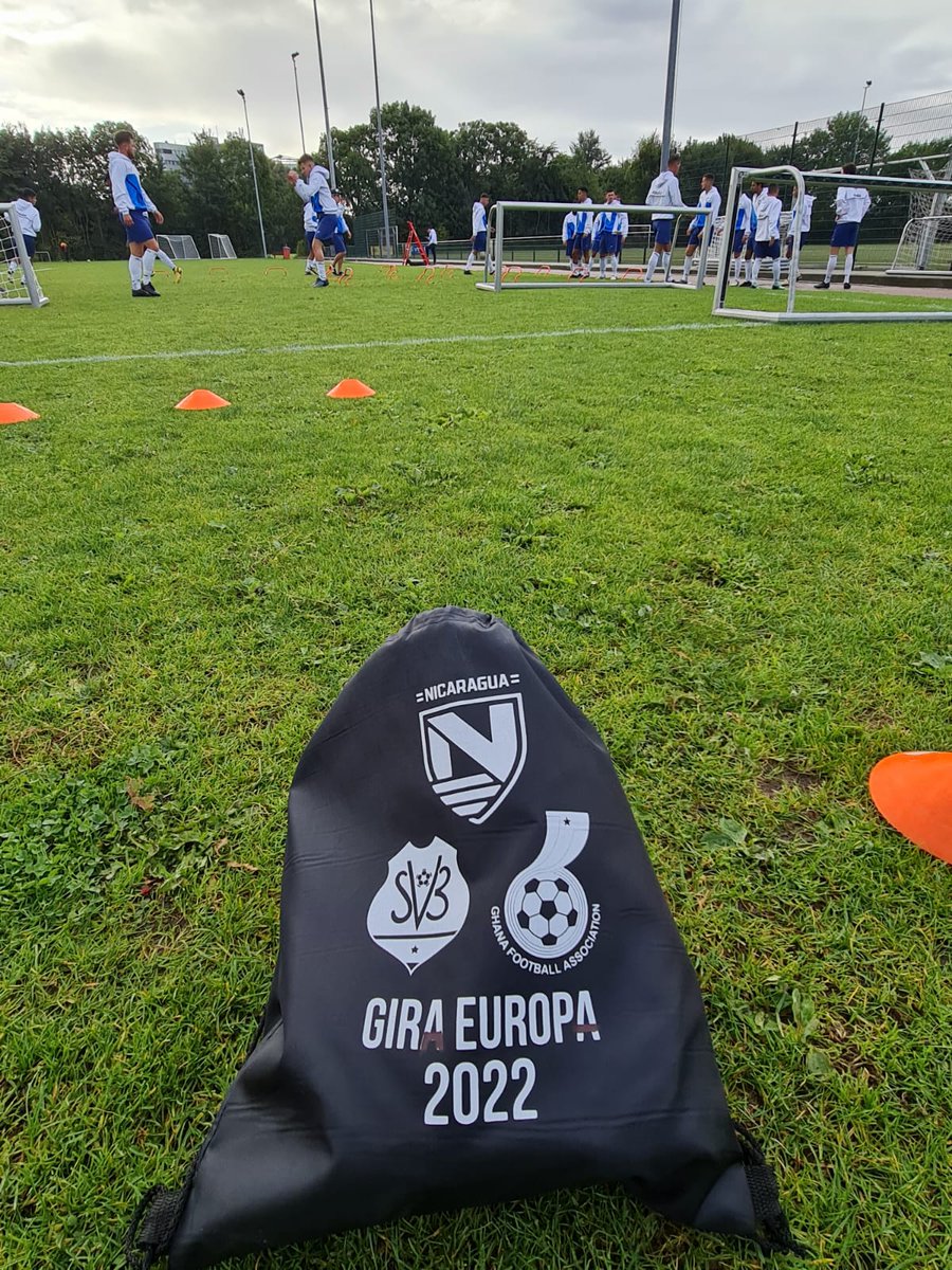LRAlegalysports's tweet photo. ¡Ya estamos con @LaAzulyBlancoNI 🇳🇮 en sus entrenamientos de preparación de cara al juego con @OfficialSVB1920 🇸🇷 el próximo 22 de septiembre en 🇳🇱!
🏟⚽️🏃🏾‍♂️💨
#FechaFIFA https://t.co/tG0rUK80LZ