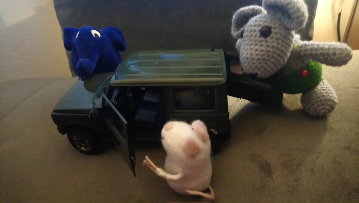 Hallo, liebe Freunde ☺️🤗🤗
Fant, Flix und die Perez Maus 🐘🐭🐁testen den Suzuki Jeep 😊 und haben Spaß 🙂 🚐