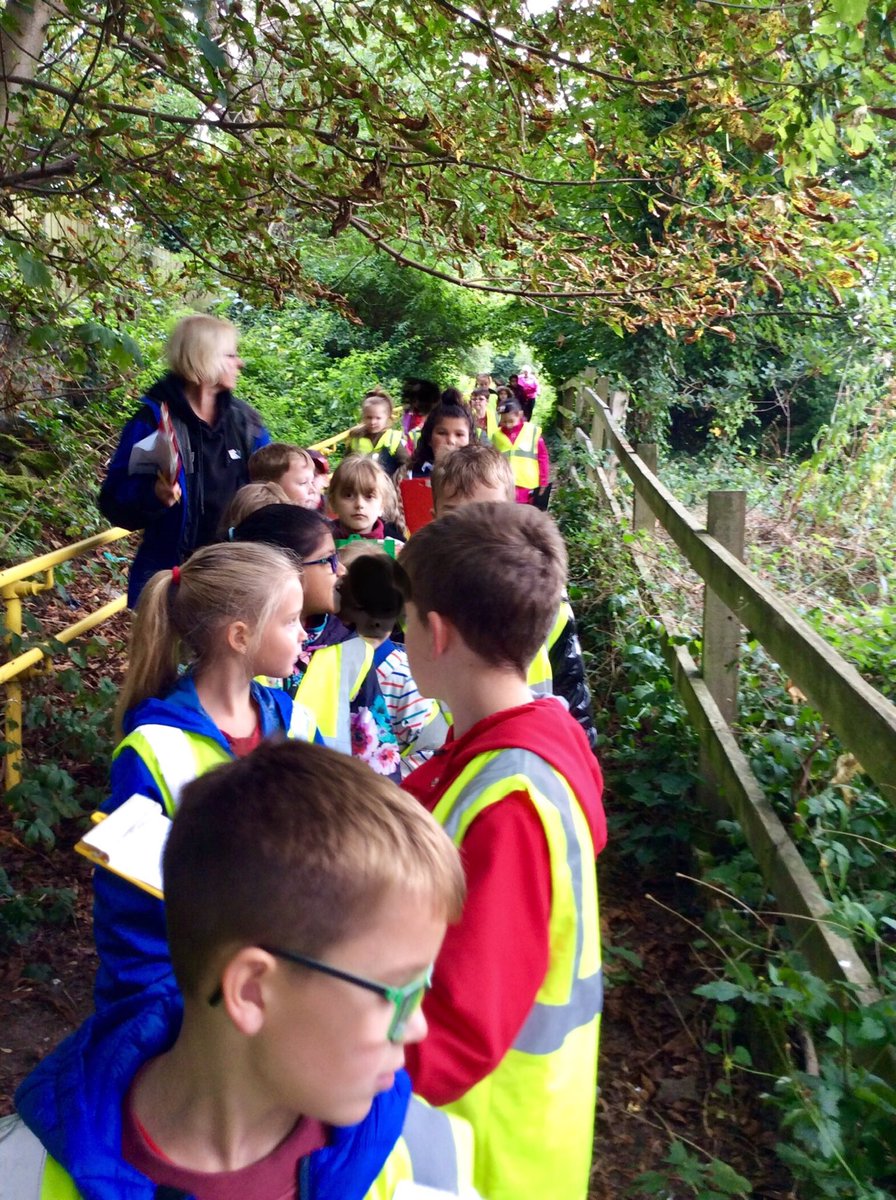 MelthamMoor's tweet photo. Today, Year Three went on a local walk to investigate the industry in Meltham past and present. We also visited the Huddersfield and District Family History Society. We even managed to have some games of Pooh Sticks before we returned back to school!
#MMhistory #MMYear3 https://t.co/5uiWhd6brK