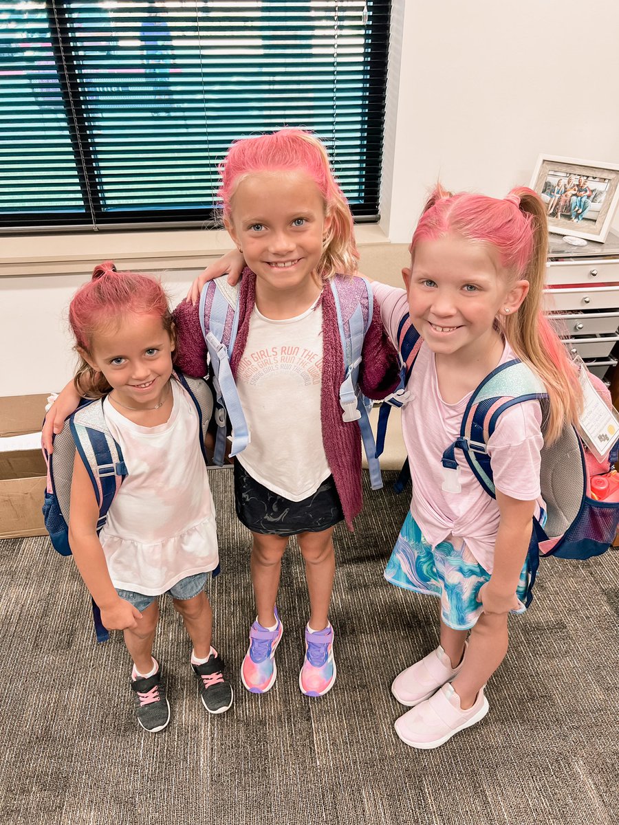 Today was crazy hair day for the Glow Run! 😜🐾 <a href="/MJEjags/">Jenks Elementary</a> <a href="/erindaugh9/">ErinDaugherty</a>