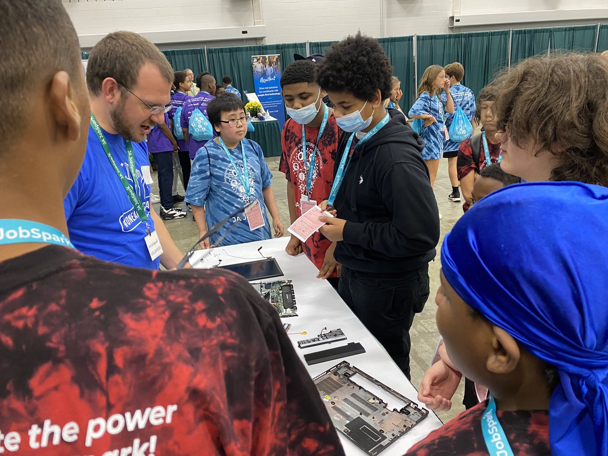 DrJBolek's tweet photo. Our 8th graders investigating Health &amp; Life Science Careers, Technology Careers, and Hospitality &amp; Tourism careers today #jajobsparkindy @AchieveVirtual @Derek_Eaton19 #wearewayne https://t.co/tumsm5Boir