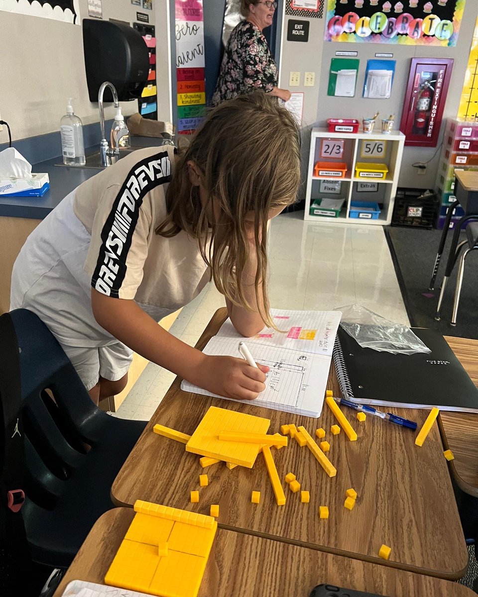 Mrs. Wray’s 6th grade students investigated the relationships between area and perimeter using base 10 blocks. 🟨 🤔 #santeesd <a href="/SSDKristin/">Kristin Baranski, Ed.D</a> <a href="/drsmpierce/">Dr. Stephanie Pierce</a>