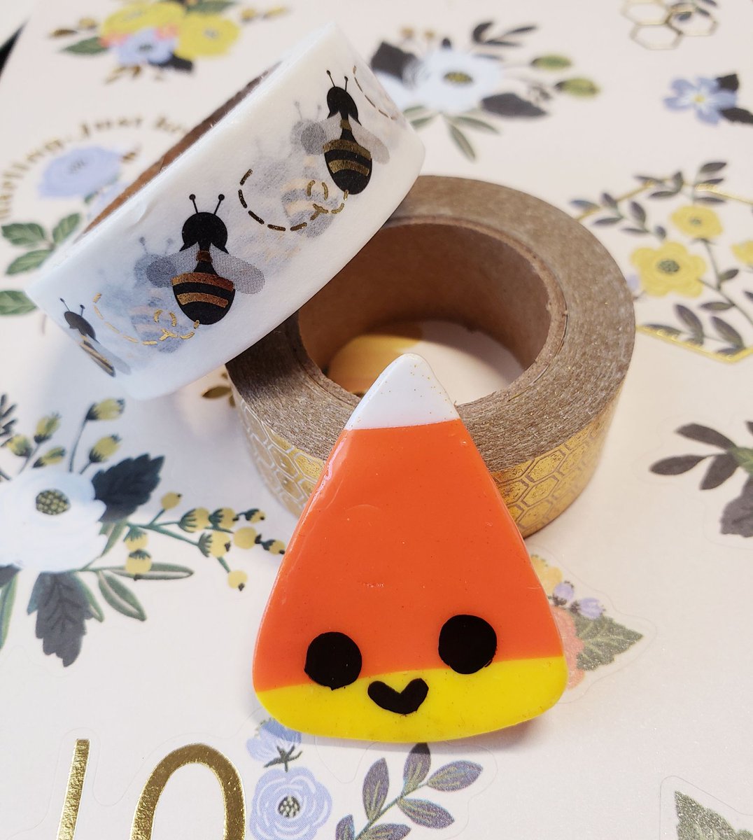Starfazers's tweet photo. ⭐Three new pin designs have been listed! Theyre kinda messy but thats what happens with handmade stuff lol
https://t.co/FWWeyZLbqf
#etsy #etsyshop #etsyseller #autumn #fall #autumnart #fallart #autumnpin #fallpin #halloween #halloweenpin #star #cutepins #handmade #handmadepin https://t.co/MPzq10cEvl