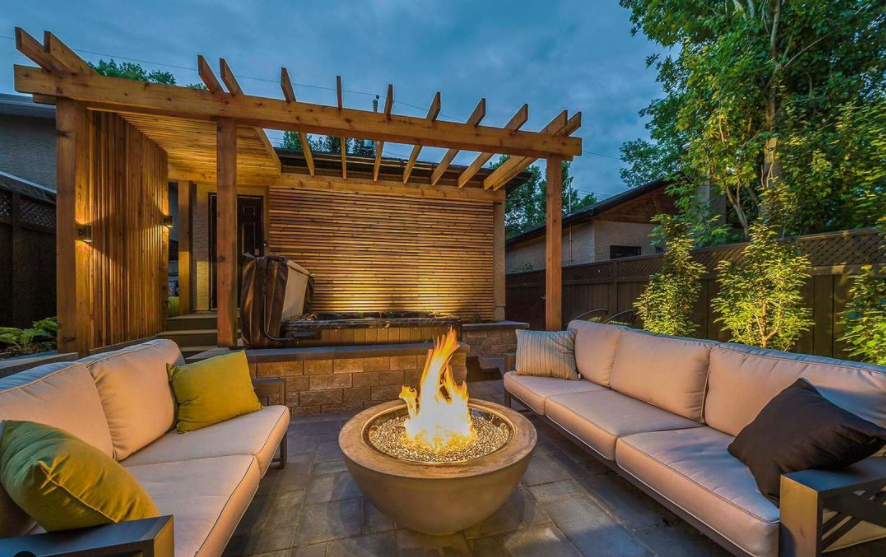 OutdoorRooms's tweet photo. Fall nights will be spent right here. https://t.co/jaTybVQiO3 #bringhomeoutside #fallnights #backyardinspiration #outdoorfire https://t.co/RDsB5edNzJ