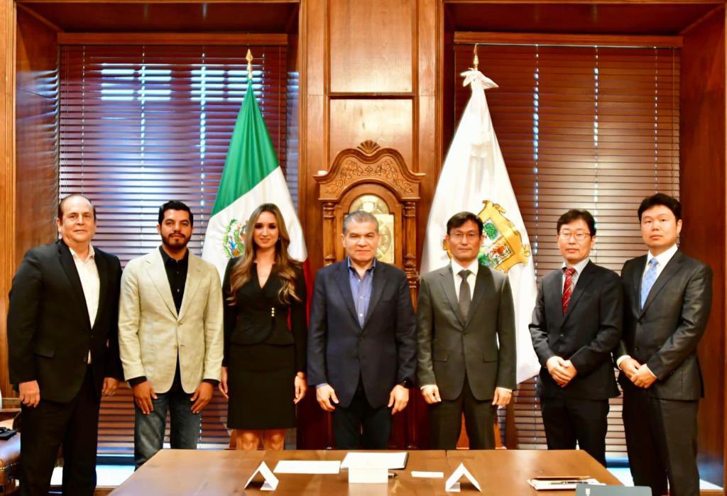 Hoy anunciamos una nueva inversión por parte de la empresa coreana HL KLEMOVE 🇰🇷 para la instalación de una planta de componentes de conducción autónoma en el municipio de #Arteaga. Se prevé una inversión de 65 MDD y la generación de 510 puestos de trabajo. #Coahuila