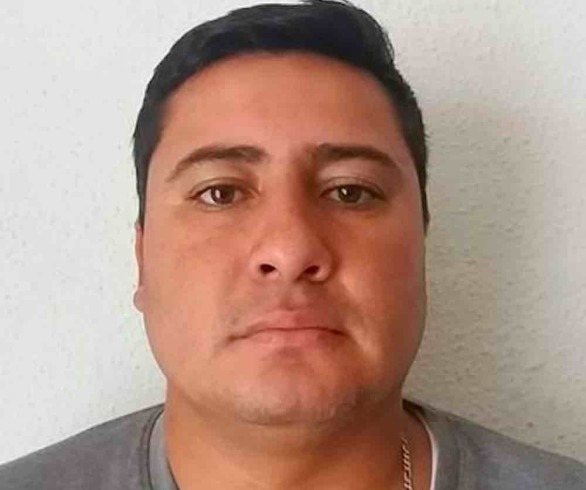 elmostrador's tweet photo. Condenan a exfuncionario de Prevención del Delito de Sebastián Piñera por tráfico de drogas y porte ilegal de armas
https://t.co/ch52OpUEWn https://t.co/M8mkTCmtAD