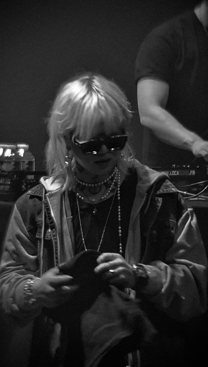 Murphy_98k's tweet photo. 📸 Ash Island - PARIS La Cigale
180922
Please credit if you repost 🙏🏻 #ASHISLAND #ashislandparis #ASHLEELLAWAYPARIS https://t.co/ntWqXUErw8