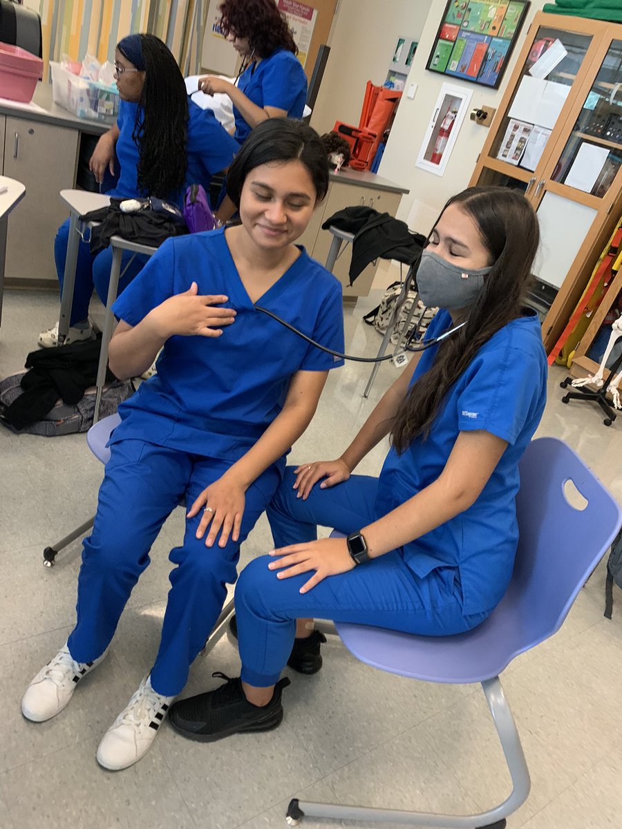 MLeedsRN's tweet photo. Busy Day learning Physical Assessment for future EMTs. https://t.co/FyfYqjmgYA