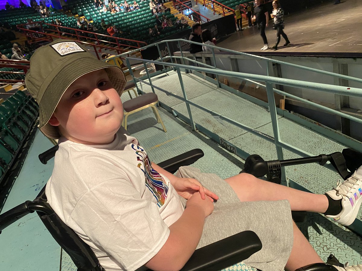 JillNic14's tweet photo. Who says a wheelchair, open wounds and #perthesdisease stops you from doing anything? Huge thanks to #ticketmaster for swapping our tickets to @georgeezra for wheelchair ones #pertheswarrior https://t.co/qNHXuxU2eA
