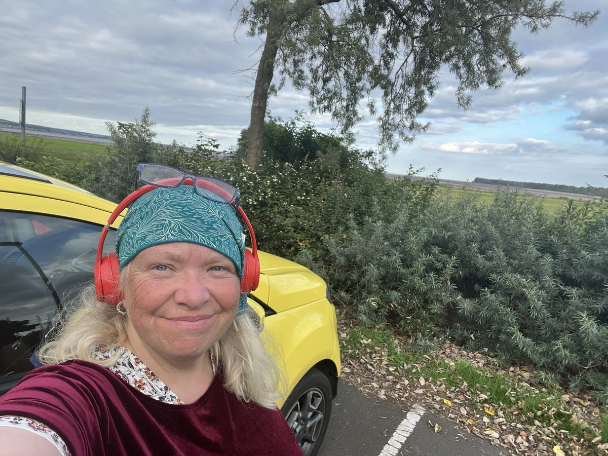 #Coveringthecoast 15miles walked on Sunday and 16 today. So a total of 106 miles of the #Scottish #coast walked for <a href="/OvarianCancerUK/">Ovarian Cancer Action</a> Please #RT and give generously justgiving.com/fundraising/G-…