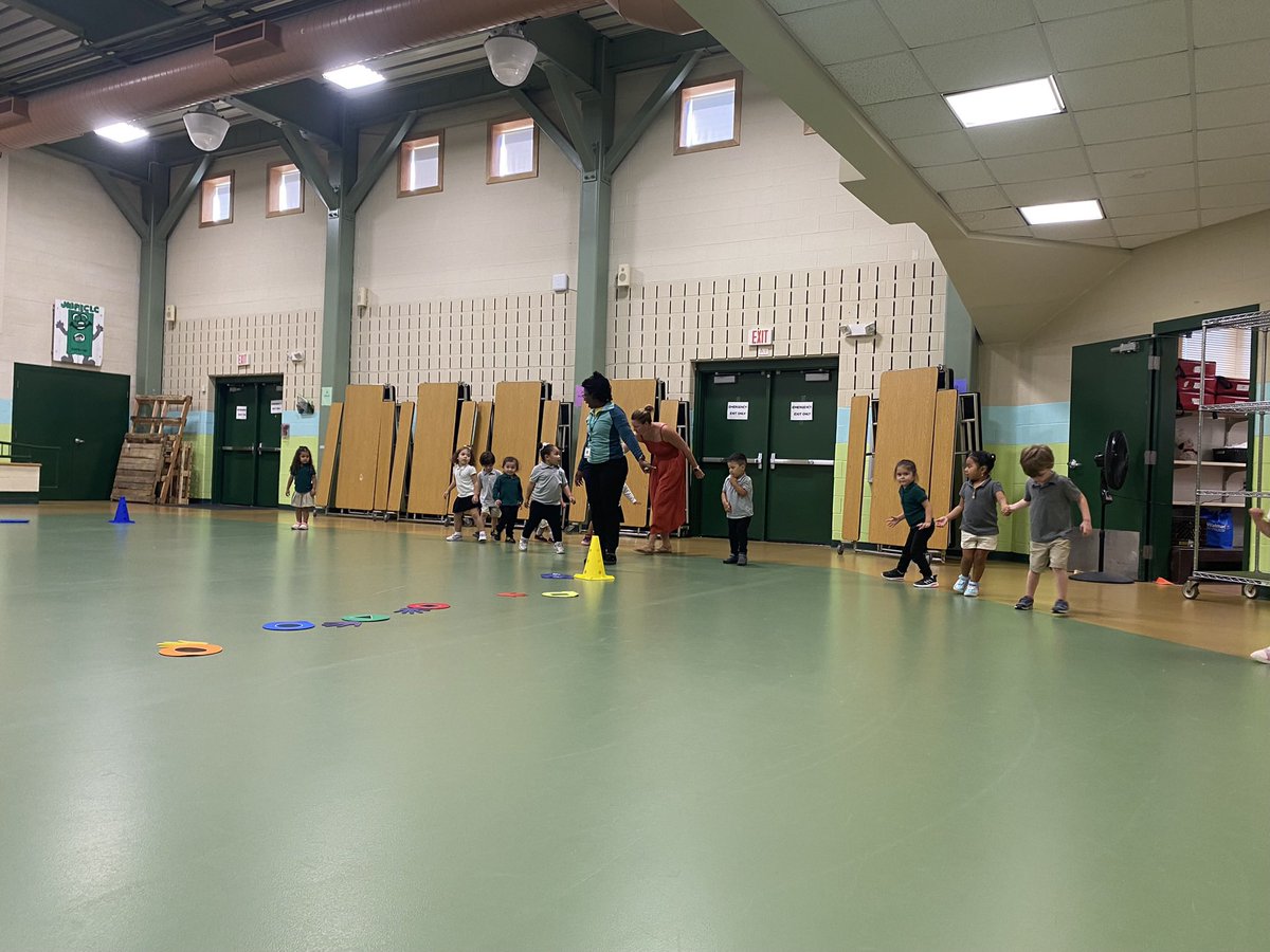 kimsw2871's tweet photo. Gym has become a favorite component at JMFECLC for all of our students! They are learning skills to help them better prepare for organized sports and they are doing a great job listening to the directions! @MsWickes @LBpublicschools #togetherwecan https://t.co/V59yc3oZi3