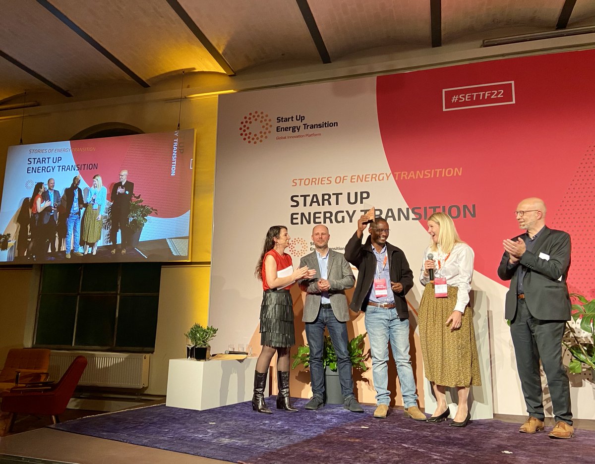 dena_news's tweet photo. 🍁🍁 Zweites kanadisches Start-up unter den Nominierten sichert sich den letzten SET Award des Tages in der Kategorie „Quality Energy Access &amp; SDG-7“. Congratulations an @JazaEnergy. #SETTF22 

Mehr Infos zu Jaza Energy: https://t.co/t2KmI5tlxR https://t.co/zHJb8amThE
