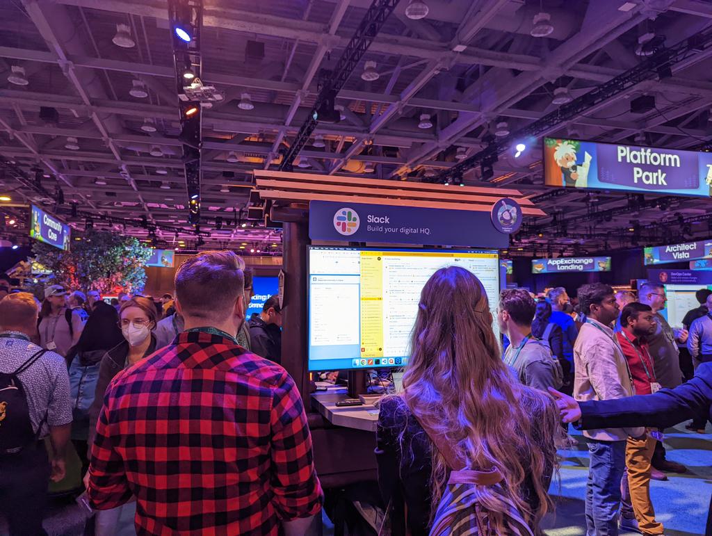 kwazrunner's tweet photo. Back to Moscone, where event magic happens πͺ and developers doing their thing #slackdevs @SlackAPI https://t.co/oMMOUg4a1J