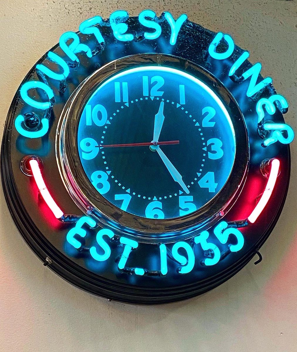 DinerDay's tweet photo. Diner time ⏰

1️⃣ Courtesy Diner (St. Louis, MO)
2️⃣ Whately Diner (Whately, MA)
3️⃣ @RedArrow24Diner (Manchester, NH)
4️⃣  @MariettaDiner (Marietta, GA)
5️⃣ Bendix Diner (Hasbrouck Heights, NJ)
6️⃣ @mainediner (Wells, ME)
7️⃣ Dinky’s Blue Bell Diner (MA)
8️⃣ Bluebonnet Diner (MA) https://t.co/qjEKRtcNEQ