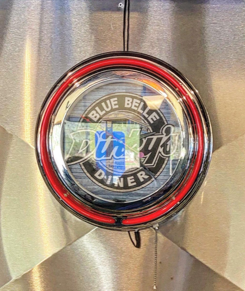 DinerDay's tweet photo. ⏰🕓⏰🕣⏰🕞⏰

#dinerdayintheusa #diner #diners #pattymelt #travel #dinerday #food #foodie #whereieat #restaurant #breakfast #coffee #clock #time #dinertime #wanderlust #clocks #dining #lunch #vintage #retrologist #mytravel #open24hours #lunch #dinner #courtesydiner #bendixdiner https://t.co/XlfSxtKsLe
