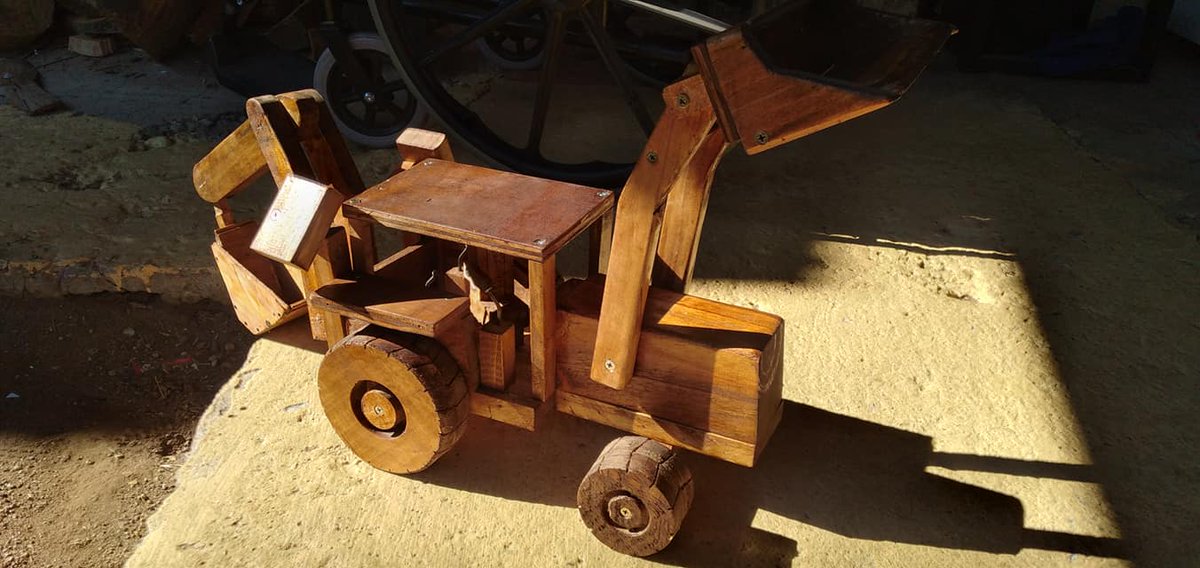 FOSIS_OHI's tweet photo. Visita nuestra #FondaFOSIS y conoce el trabajo de ciento de emprendedores de todo Chile 🇨🇱 que promueven su artesanía, repostería, confecciones y mucho más en esta gran vitrina digital. 👉Ingresa a 📲https://t.co/bAIR632YfM y apoya el emprendimiento de tu localidad. https://t.co/QZc9TUiZ1K