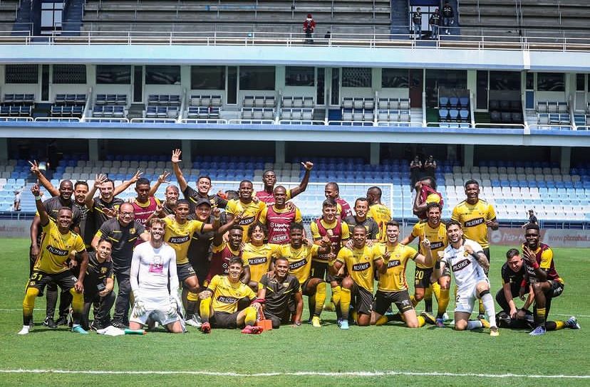 clovisbsc's tweet photo. @BarcelonaSC 💛🖤🥳 https://t.co/kklxWGTYHJ