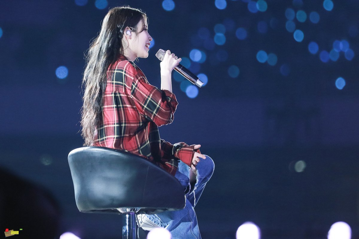 angelring33's tweet photo. 220918 아이유콘서트 《The Golden Hour: 오렌지 태양 아래 직찍 Part2
#IU#아이유#The_Golden_Hour
#오렌지_태양_아래#14th_Anniversary
#14주년 https://t.co/t3ysfTfoZ8