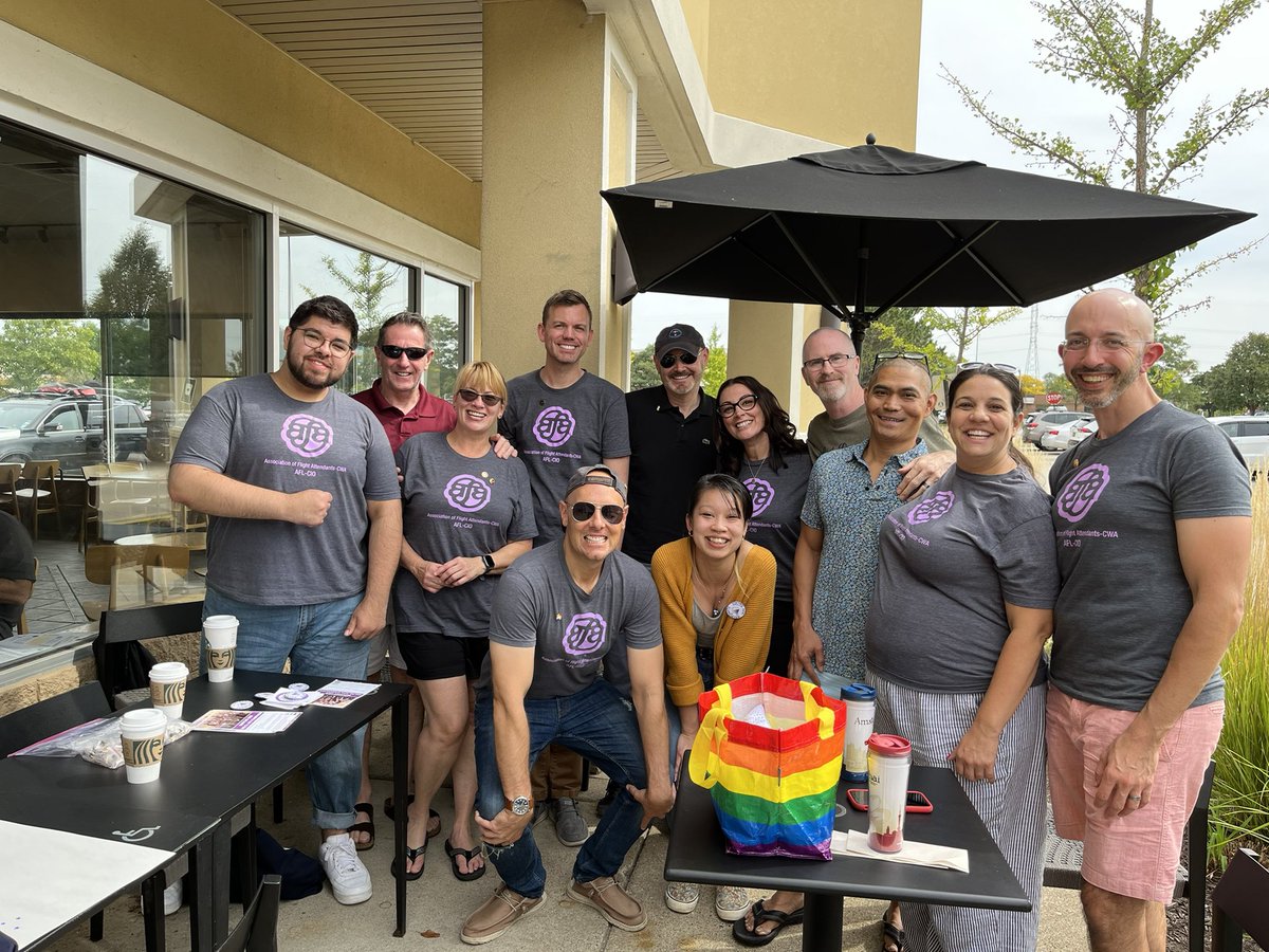 tifflynn20's tweet photo. Delta DTW AFA and Starbucks Workers United trading thoughts and ideas on what has worked for each other’s campaigns and organizing drives. #solidarity #SipIn #organize
#StrongerTogether @DeltaAFA @SBWorkersUnited @afa_cwa https://t.co/VGmjt7BW8S