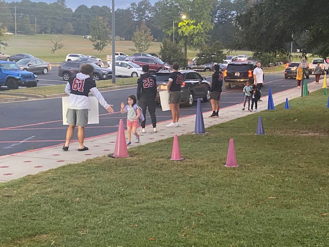 coachcfrazier's tweet photo. Appreciate all the Whitewater Football players that participated in opening car doors and promoting the @saraharpminter boosterthon.  GO CATS! #TogetherStronger @WHSAthletics_ @Cats_Recruiting https://t.co/1nqOP9sg5B