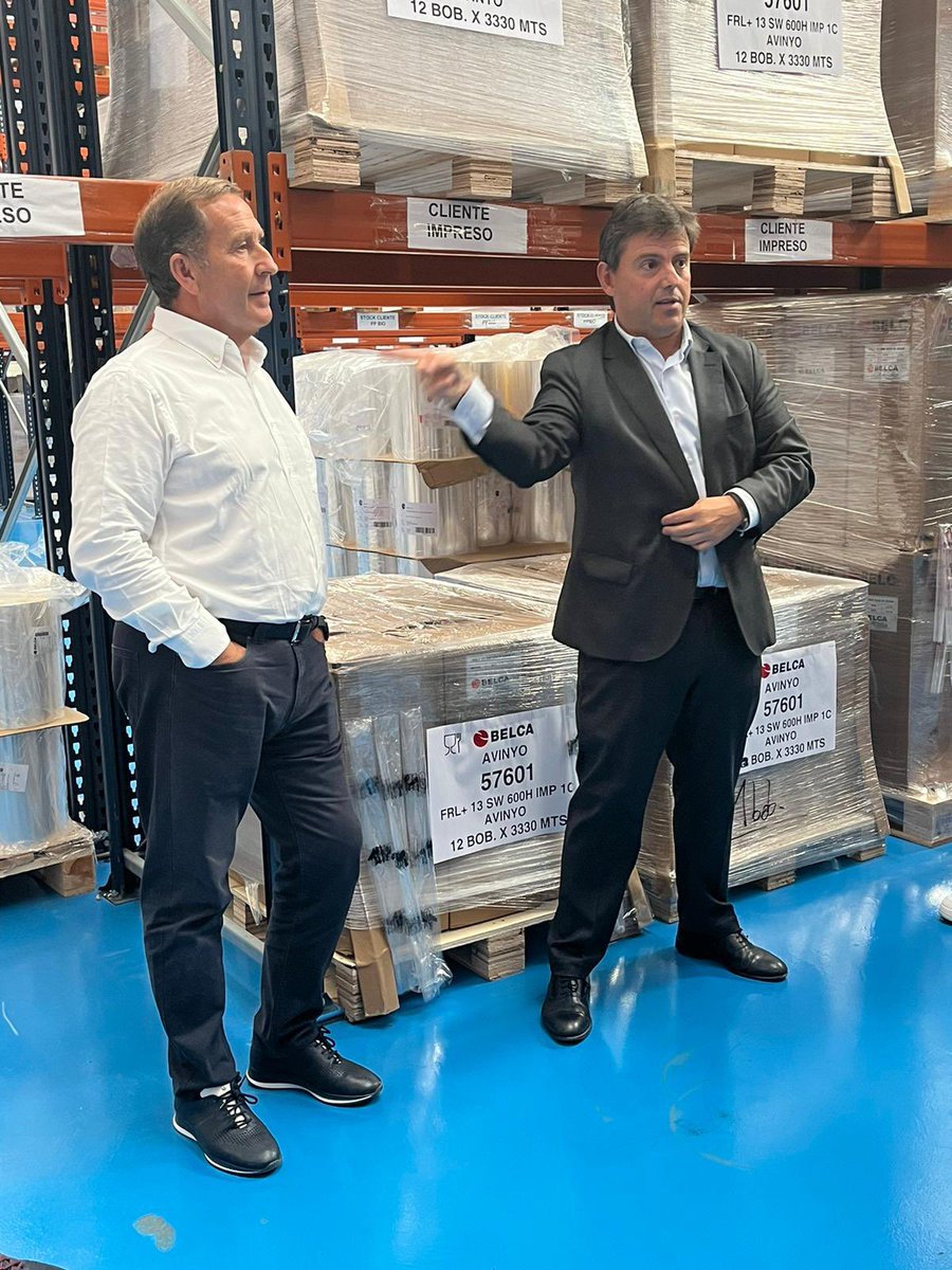 fedfutnavarra's tweet photo. El presidente de la @fedfutnavarra, Rafa del Amo, acompañó al @ardoifutbol en la visita a las instalaciones de BELCA, empresa que apoya al club de Zizur y al fútbol femenino.
🙏 Muchas gracias por vuestra colaboración‼️‼️‼️
#FutFem #FútbolFemenino #Zizur #FNF #Belca https://t.co/ewrQRkCzqC